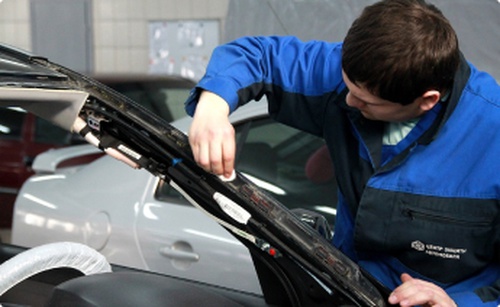 шаг Подготавливаем поверхность кузовного проема